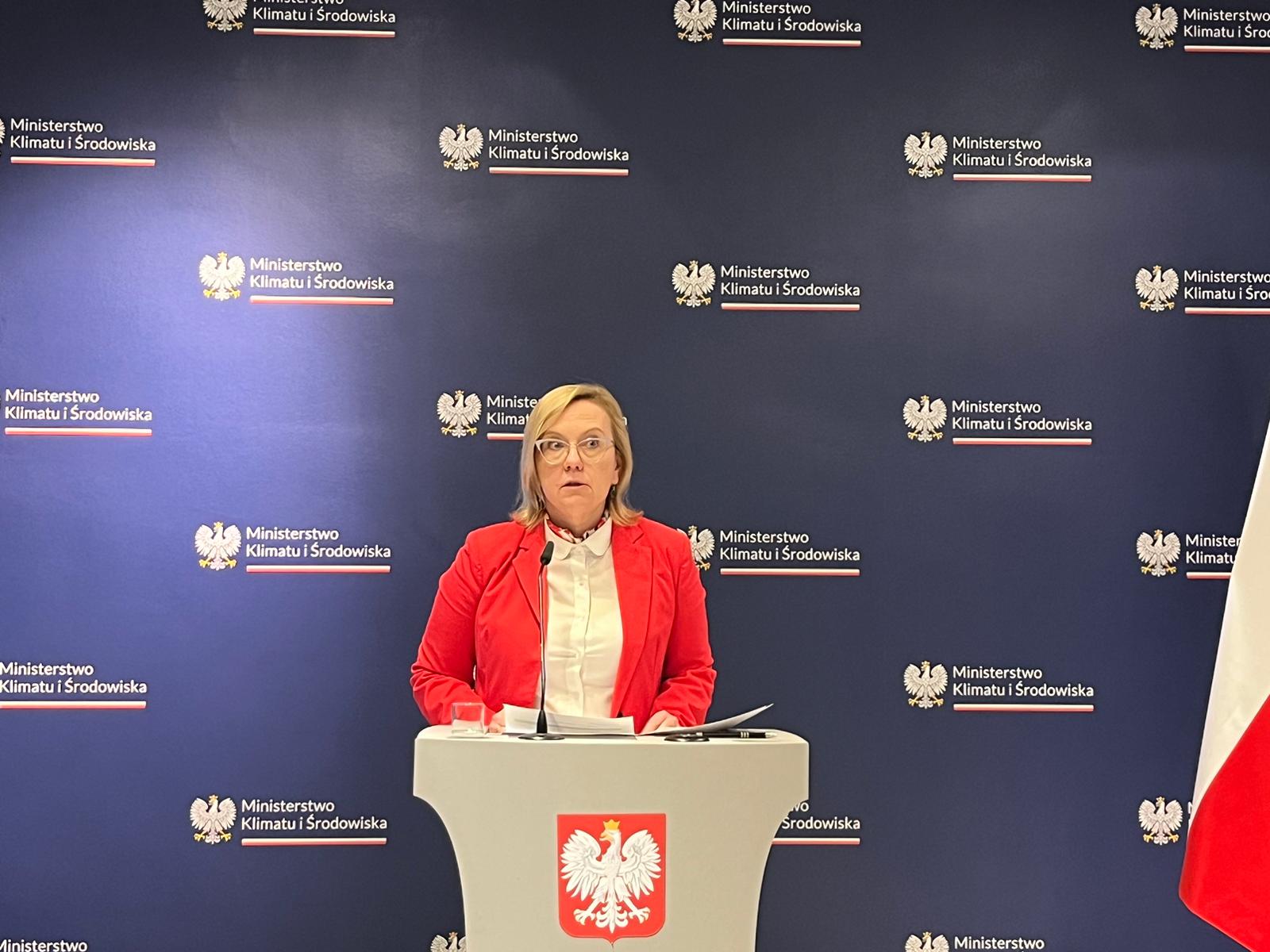 Minister klimatu i środowiska Anna Moskwa na konferencji prasowej. Fot. Jędrzej Stachura