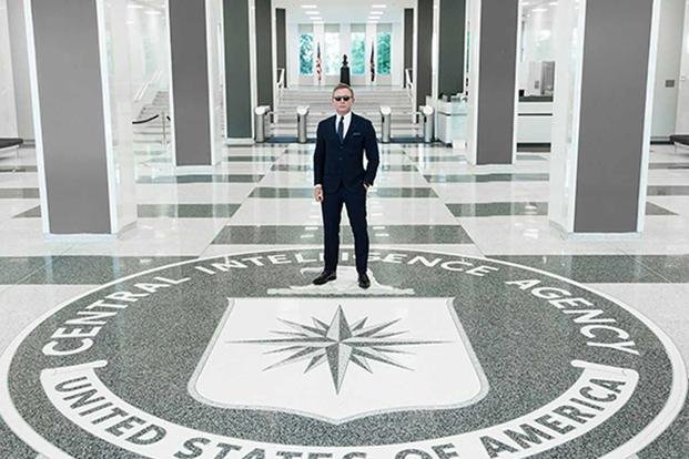 Daniel Craig w siedzibie CIA. Fot. CIA.