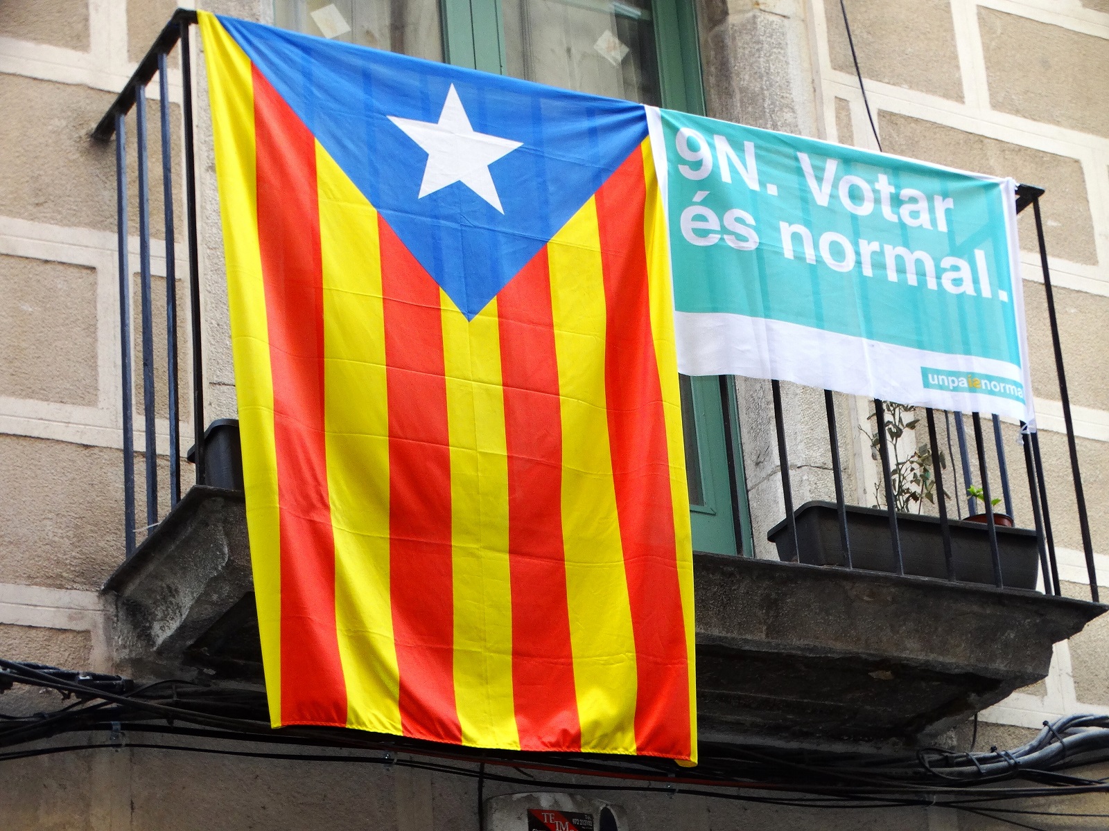 Flaga Katalonii. Fot. Wikimedia Commons.