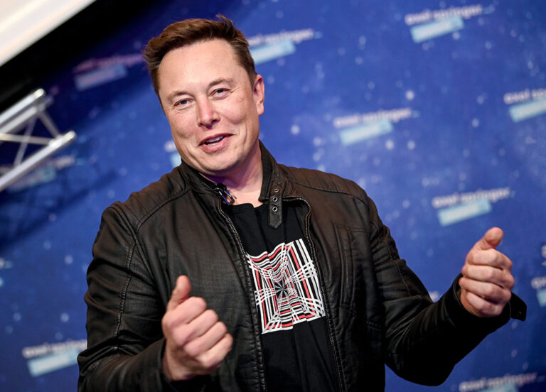 Awarię platformy X Elon Musk tłumaczy potężnym cyberatakiem