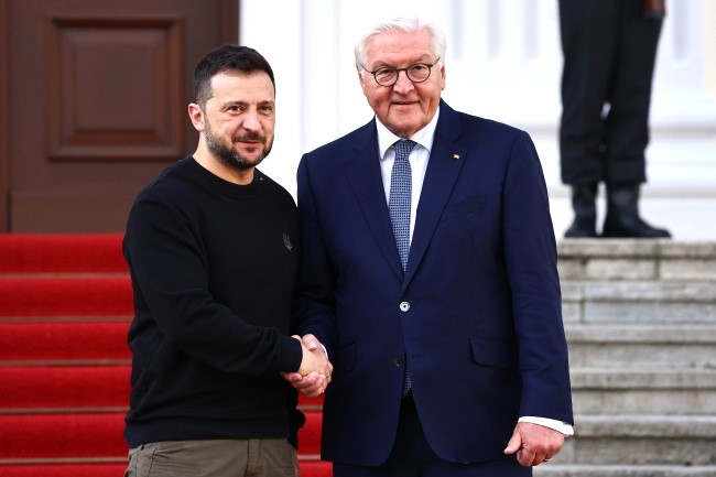 Frank-Walter Steinmeier i Wołodymyr Zełenski