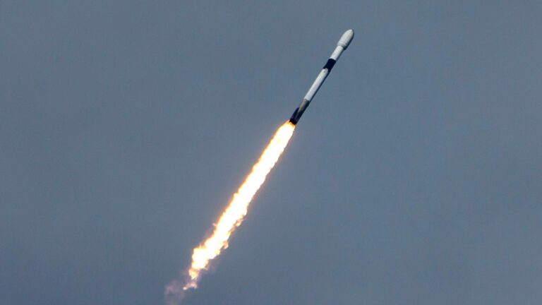 Wiemy, gdzie części rakiety Falcon 9 mogły spaść na Polskę. SpaceX twierdzi, że to nic groźnego