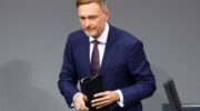 Były niemiecki minister finansów Christian Lindner podczas piątkowego posiedzenia Bundestagu /Fot: PAP / EPA.