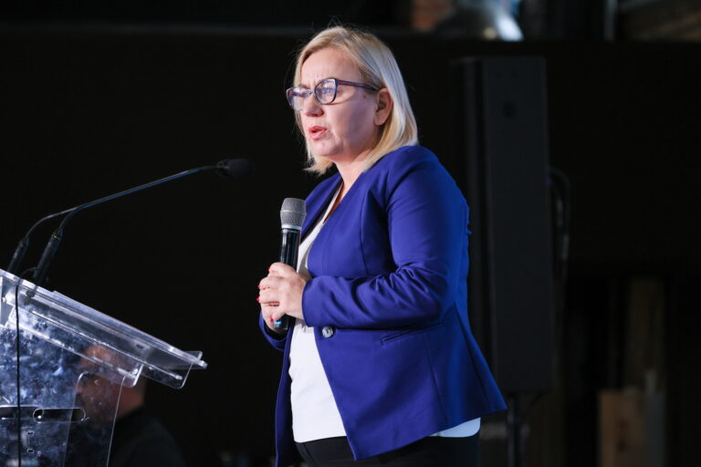 Sukces wiatraków czy pyrrusowe zwycięstwo? Opozycja może mieć sojuszników w posłach koalicji
