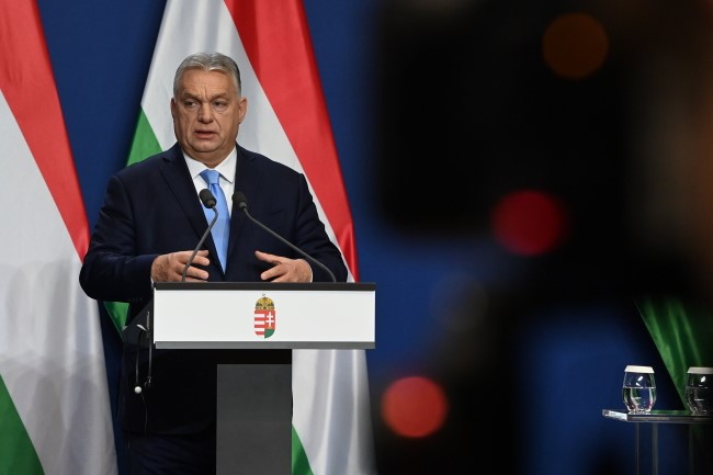 premier Węgier Viktor Orban na sobotniej konferencji prasowej w Budapeszcie