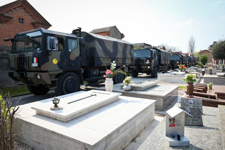 Wirus SARS-CoV-2 powodujący Covid-19 wyciekł z chińskiego laboratorium. Ujawniła to CIA