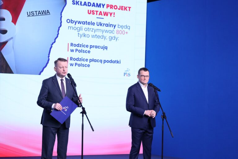 Trzaskowski chce ograniczyć 800+ Ukraińcom. PiS: mówimy sprawdzam