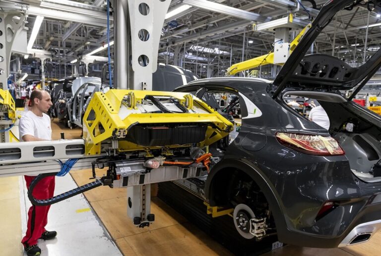 Sprzedaż elektryków w Polsce. Kia na czele, spadek Tesli