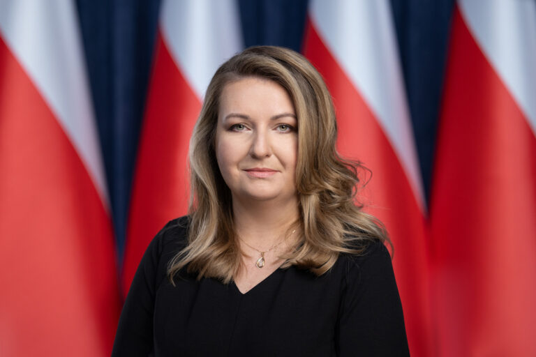Paprocka: w poniedziałek po południu dojdzie do zmian w kierownictwie KPRP