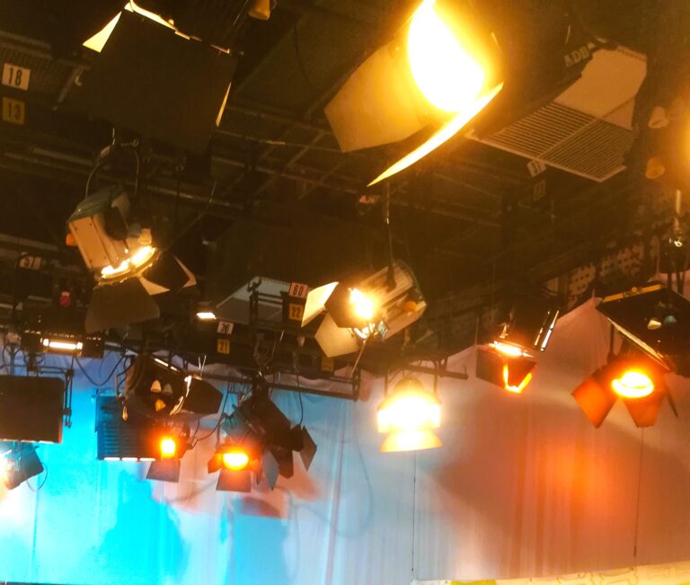 Media konserwatywne o kontrowersyjnym wyroku sądu ws. TVP: kpina…
