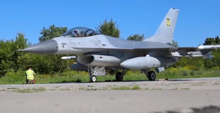 Szef Komitetu Wojskowego NATO: samoloty F-16 zwiększyły możliwości obronne Ukrainy