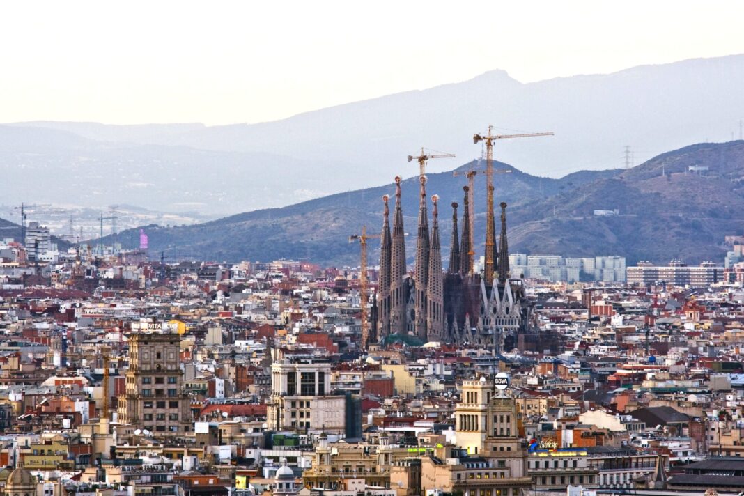 Sagrada Familia and Cityscape, Barcelona, Catalunya, Spain