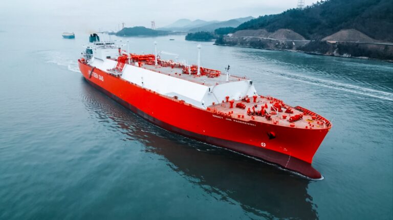 Globalna podaż LNG pozostanie ograniczona co najmniej do 2027 roku