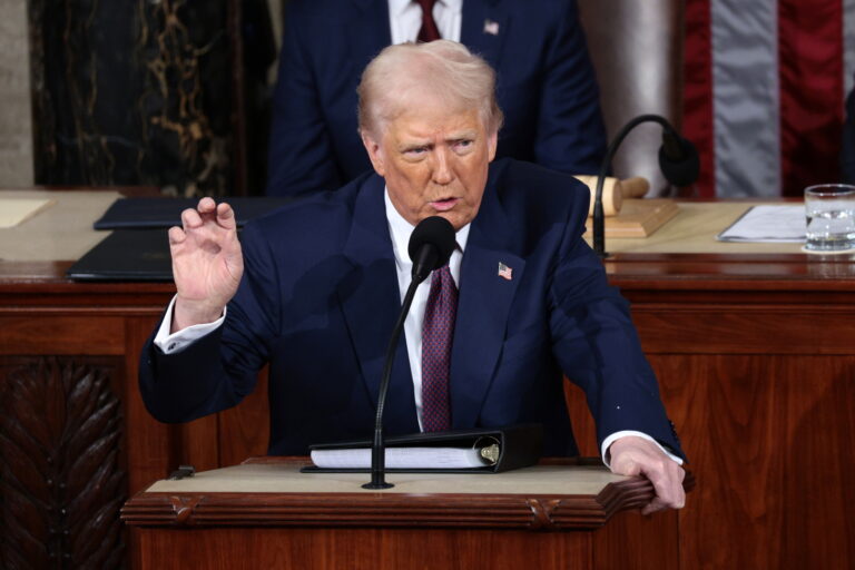 Wojna celna trwa. Trump zapowiedział nowe z początkiem kwietnia