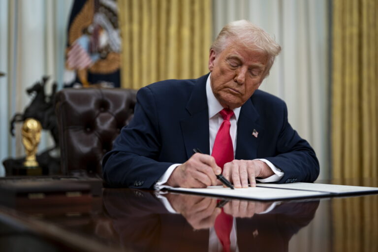 Waszyngton szykuje nowe sankcje wobec Rosji. Trump może je wstrzymać