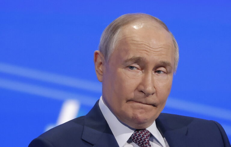 Putin zezwala Goldman Sachs na sprzedaż rosyjskich udziałów w sektorze ropy i gazu