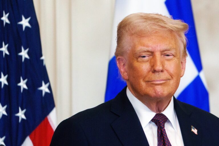 Cła Trumpa uderzają w gospodarkę i popyt. Ceny ropy w USA pikują