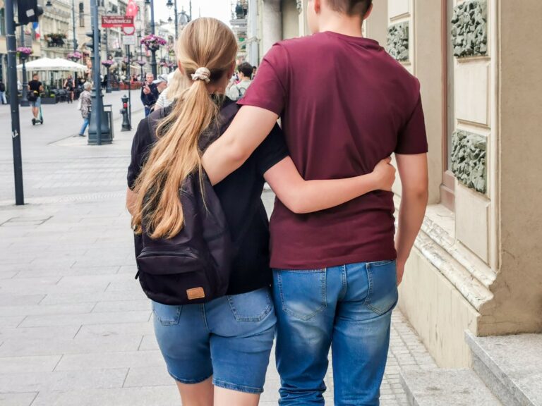 Czy singlom i bezdzietnym grożą wyższe podatki? Petycja już w Sejmie