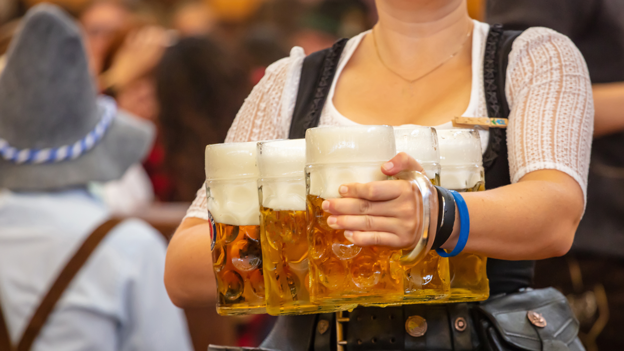 Oktoberfest w Niemczech. Źródło: Freepik piwo