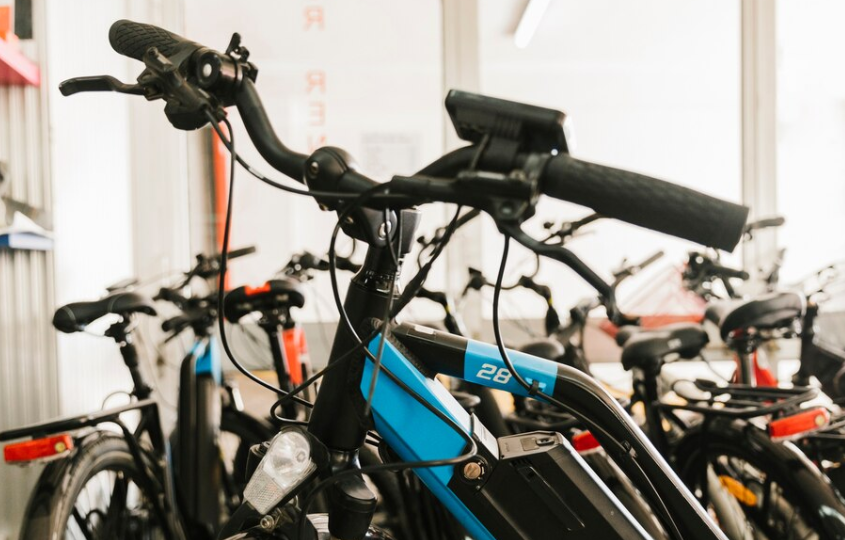 Rower elektryczny. Źródło: Freepik