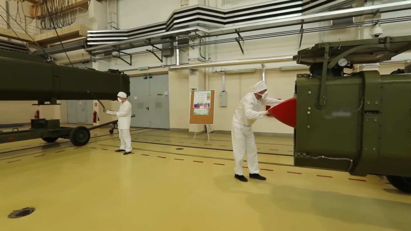 9M730 Buriewiestnik rosyjski pocisk eksperymentalny o napędzie atomowym. Najpewniej to jego testy zaowocowały wypadkiem na poligonie Nienoksa w 2019 roku. Rosja w ostatnim czasie zmodernizowała jednostkę na której testuje prototypowe rakiety. Fot.: Screen z oficjalnego kanału na youtubie rosyjskiego ministerstwa obrony.