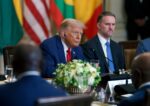 epa12227739 US President Donald Trump (C) during a meeting with African leaders at the White House, Washington, DC, USA, 09 July 2025. President Trump is meeting with the leaders of Gabon, Guinea-Bissau, Liberia, Mauritania and Senegal at the White House to discuss trade. EPA/WILL OLIVER / POOL Dostawca: PAP/EPA