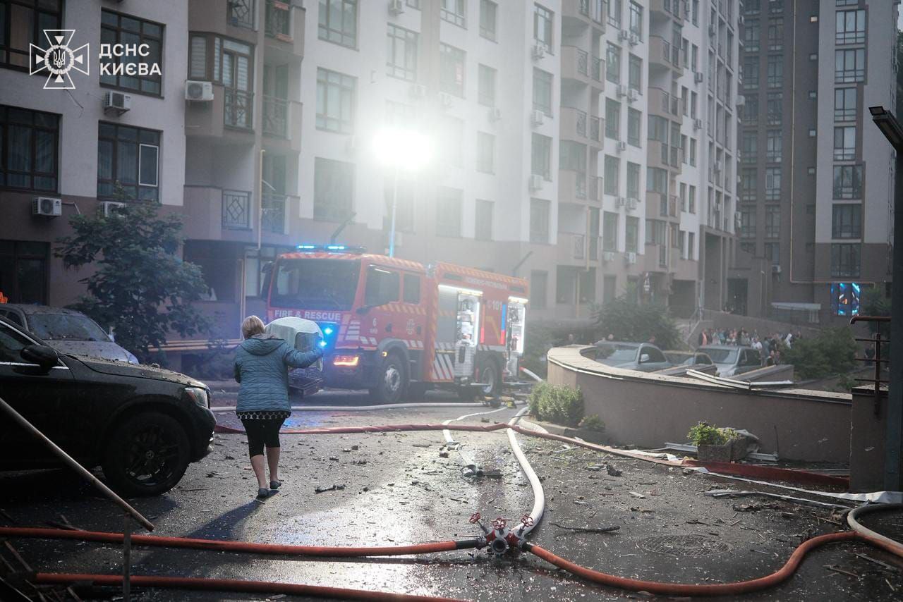 Skutki rosyjskiego ataku na Kijów z 20 na 21 lipca 2025 roku, foto: DSNS