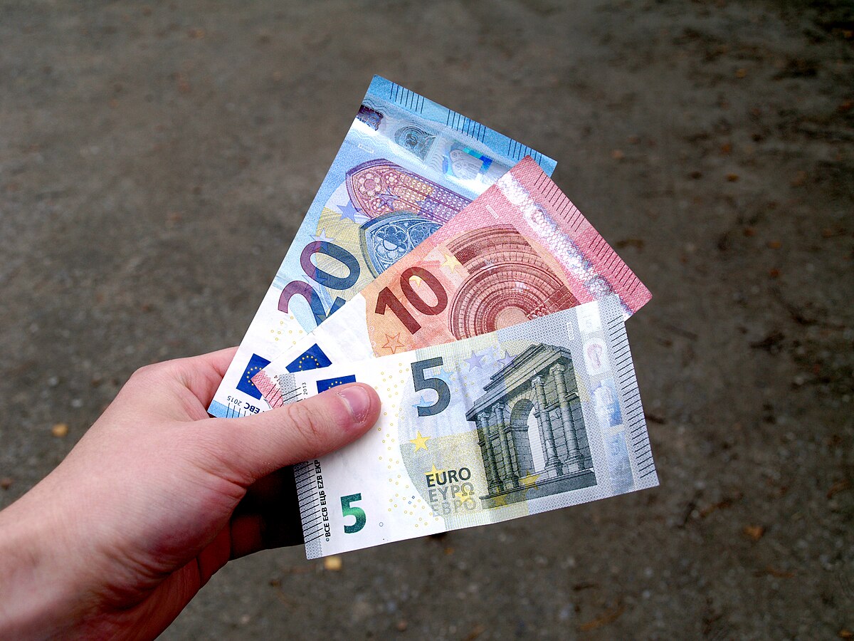 banknoty euro, zdjęcie ilustracyjne, foto:commons.wikimedia