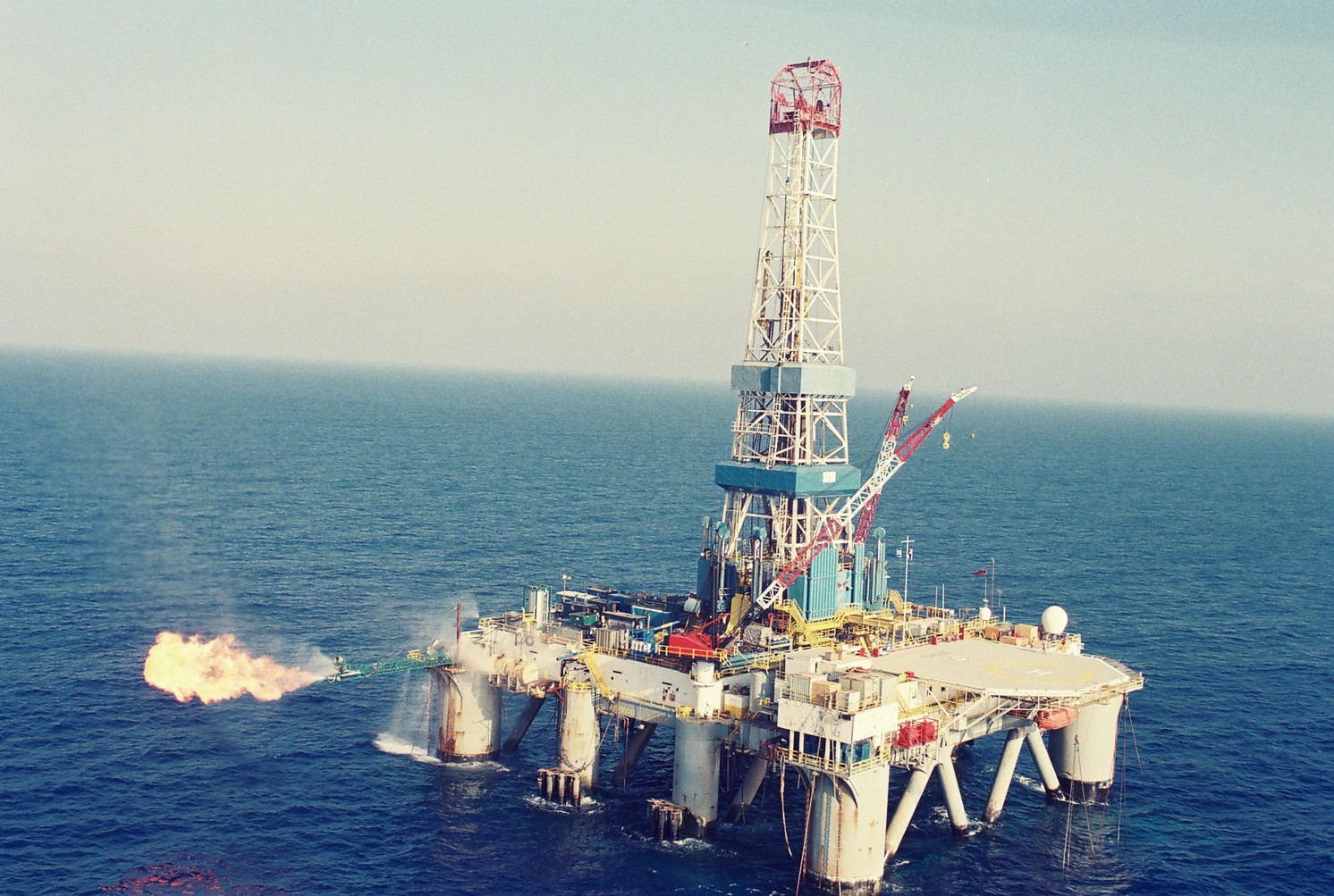 Złoże gazu ziemnego Noa u wybrzeży Aszkelonu, Izrael. Źródło: Wikimedia