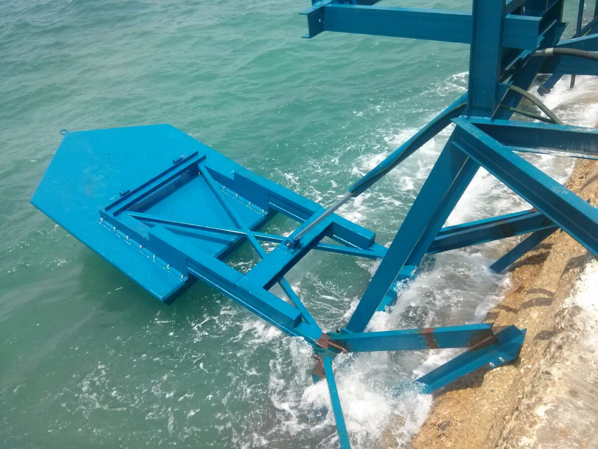 Pływak generujący energię na zdjęciu z bliska; Źródło: www.ecowavepower.com/gallery/photos/ 