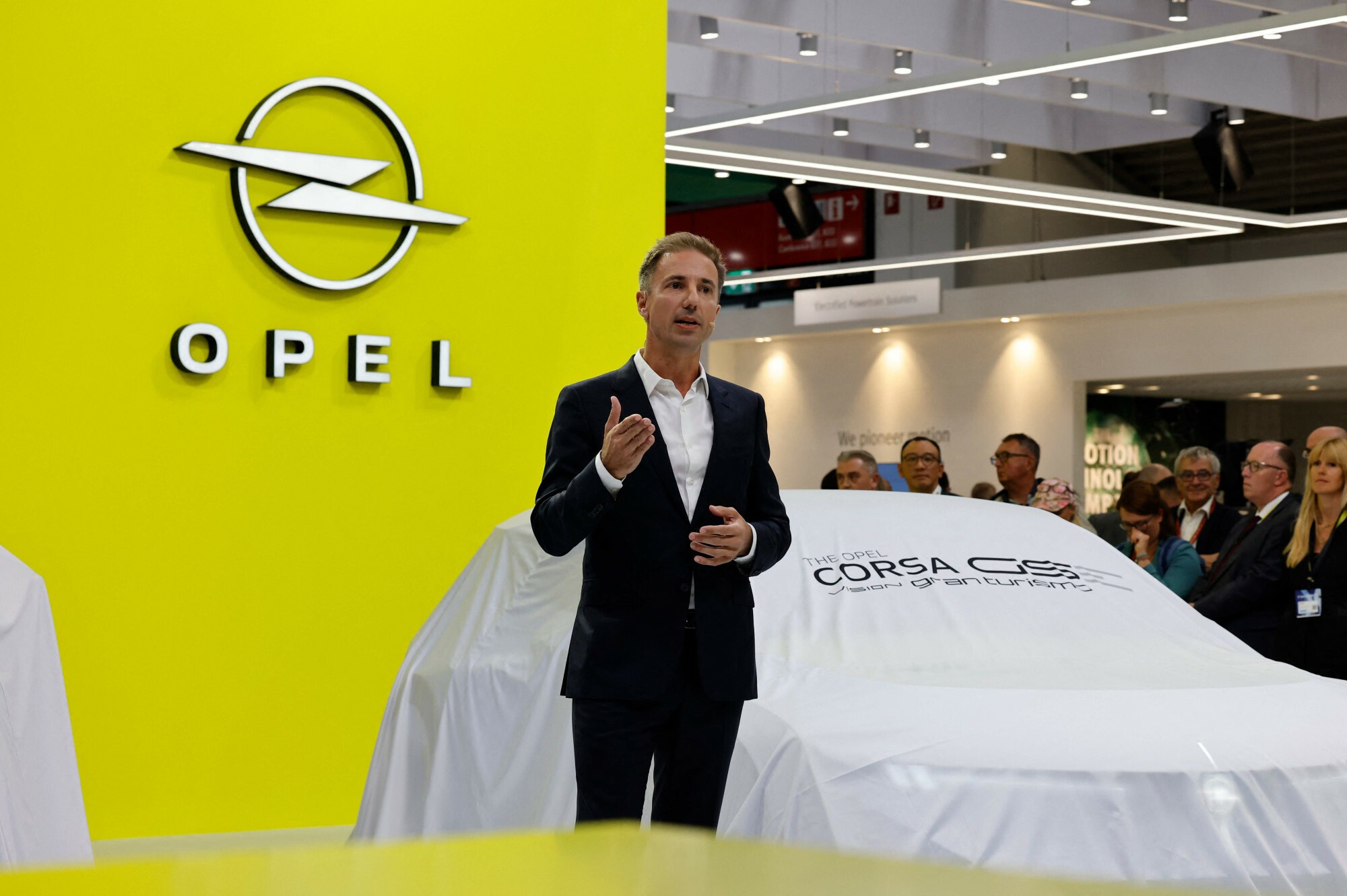 Szef Opla Florian Huettl