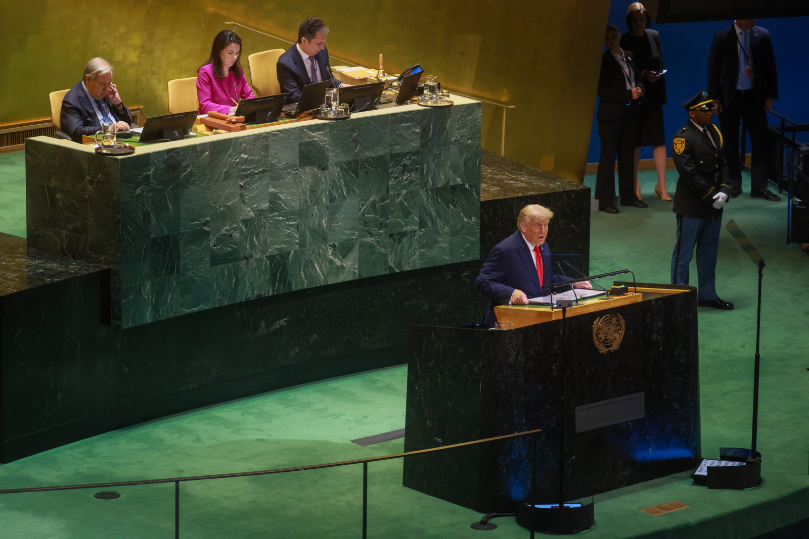 Prezydent USA Donald Trump przemawia podczas debaty generalnej 80. Sesji Zgromadzenia Ogólnego ONZ w Nowym Jorku,foto PAP/Leszek Szymański