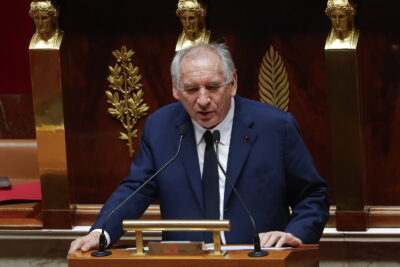 Premier Francji Francois Bayrou podczas wystąpienia w parlamencie ostrzegł, że rosnące zadłużenie kraju zagraża stabilności finansowej i czyni prognozy gospodarze niepewnymi ,foto EPA/YOAN VALAT