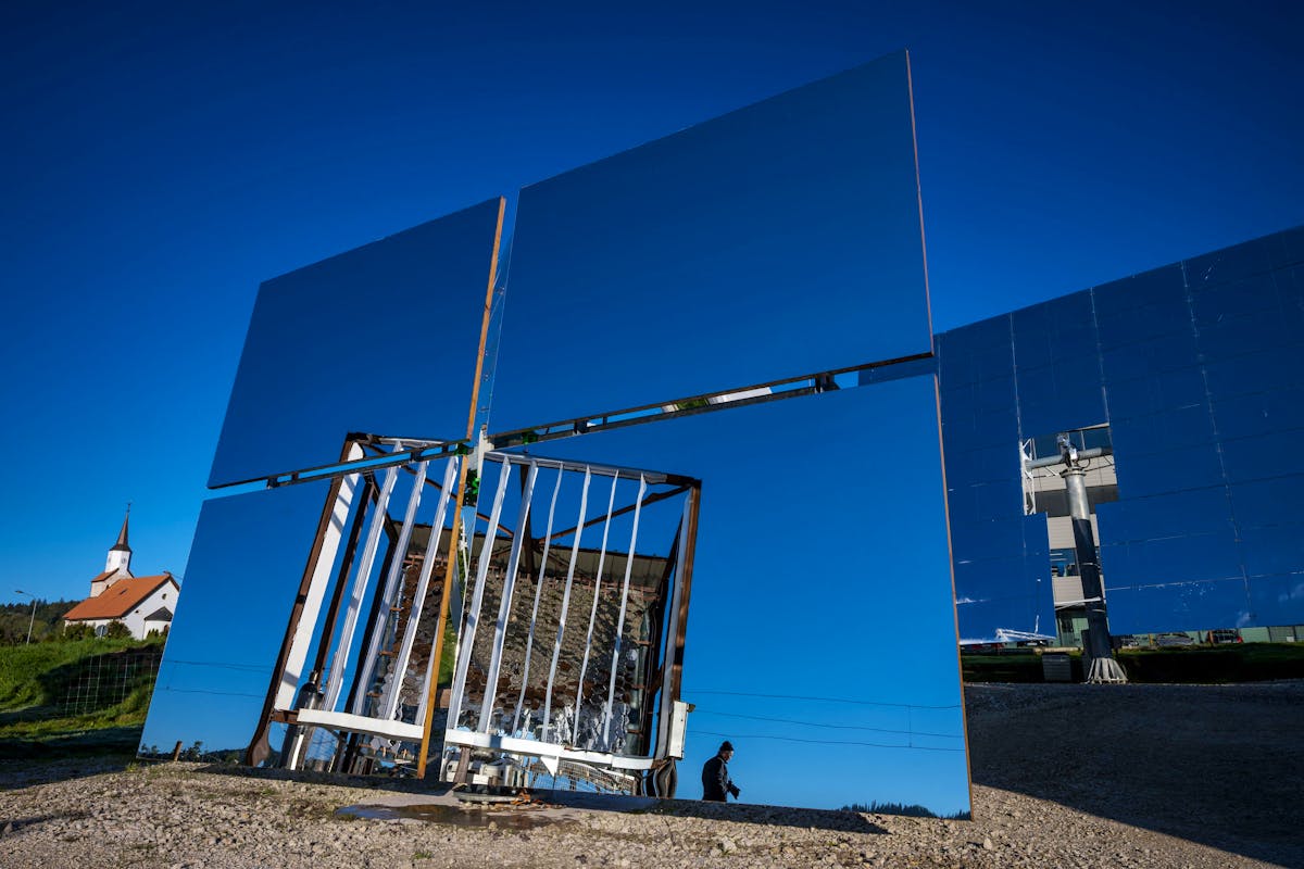 Lustra pieca słonecznego z firmy Panatère w La Chaux-de-Fonds. Źródło Panatère