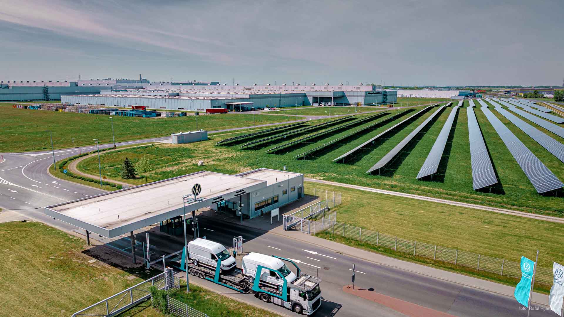 Farma fotowoltaiczna zapewni energię fabryce Volkswagena w Poznaniu