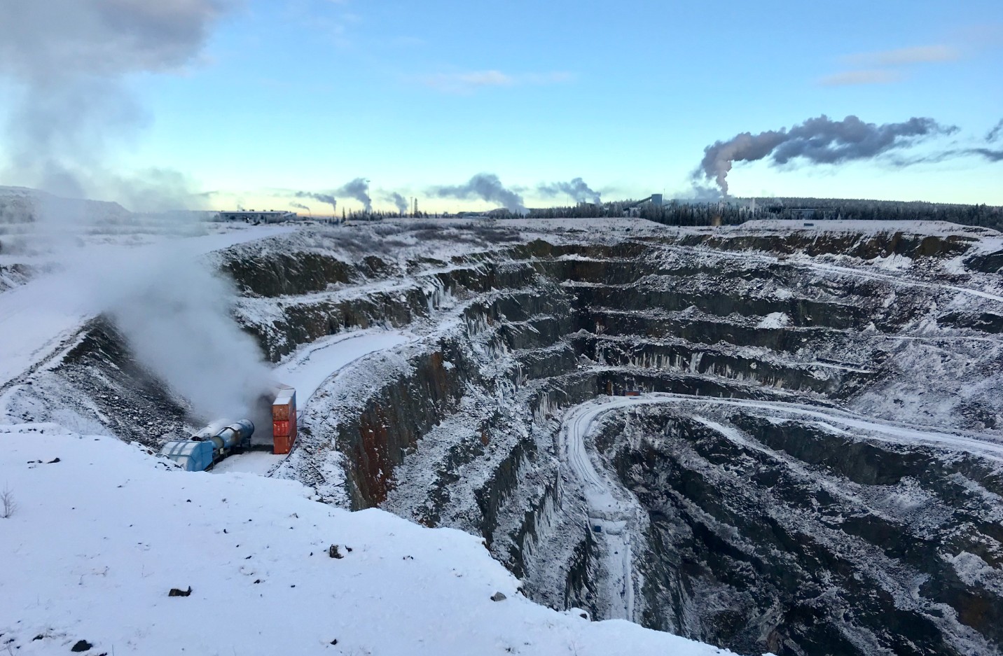 Kopalnia odkrywkowa Kittilä w Finlandii. Źródło: Wikimedia