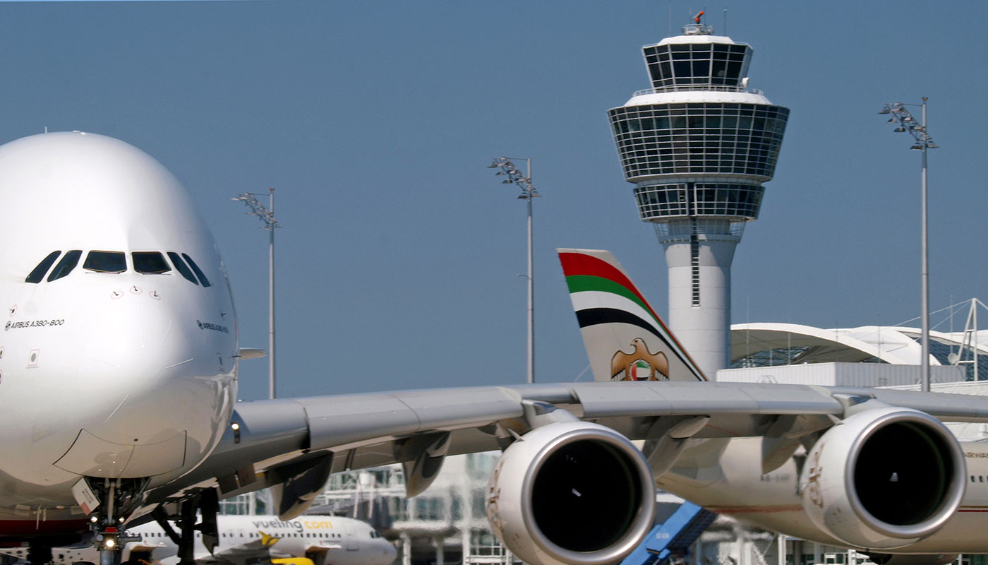 Lotnisko w Monachium zostało zamknięte na niemal siedem godzin po serii obserwacji dronów nad jego przestrzenią powietrzną, foto munich-airport