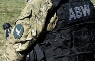 Agencja Bezpieczeństwa Wewnętrznego, we współpracy z innymi służbami, zatrzymała osiem osób podejrzewanych o przygotowania aktów dywersji w różnych częściach kraju. Fot. PAP/Darek Delmanowicz