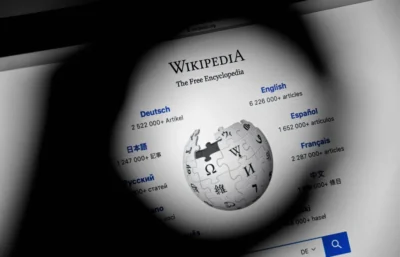 Strona główna Wikipedii. Fot. PAP/EPA/SASCHA STEINBACH