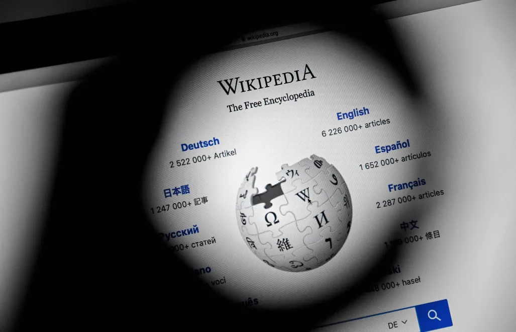 Strona główna Wikipedii. Fot. PAP/EPA/SASCHA STEINBACH