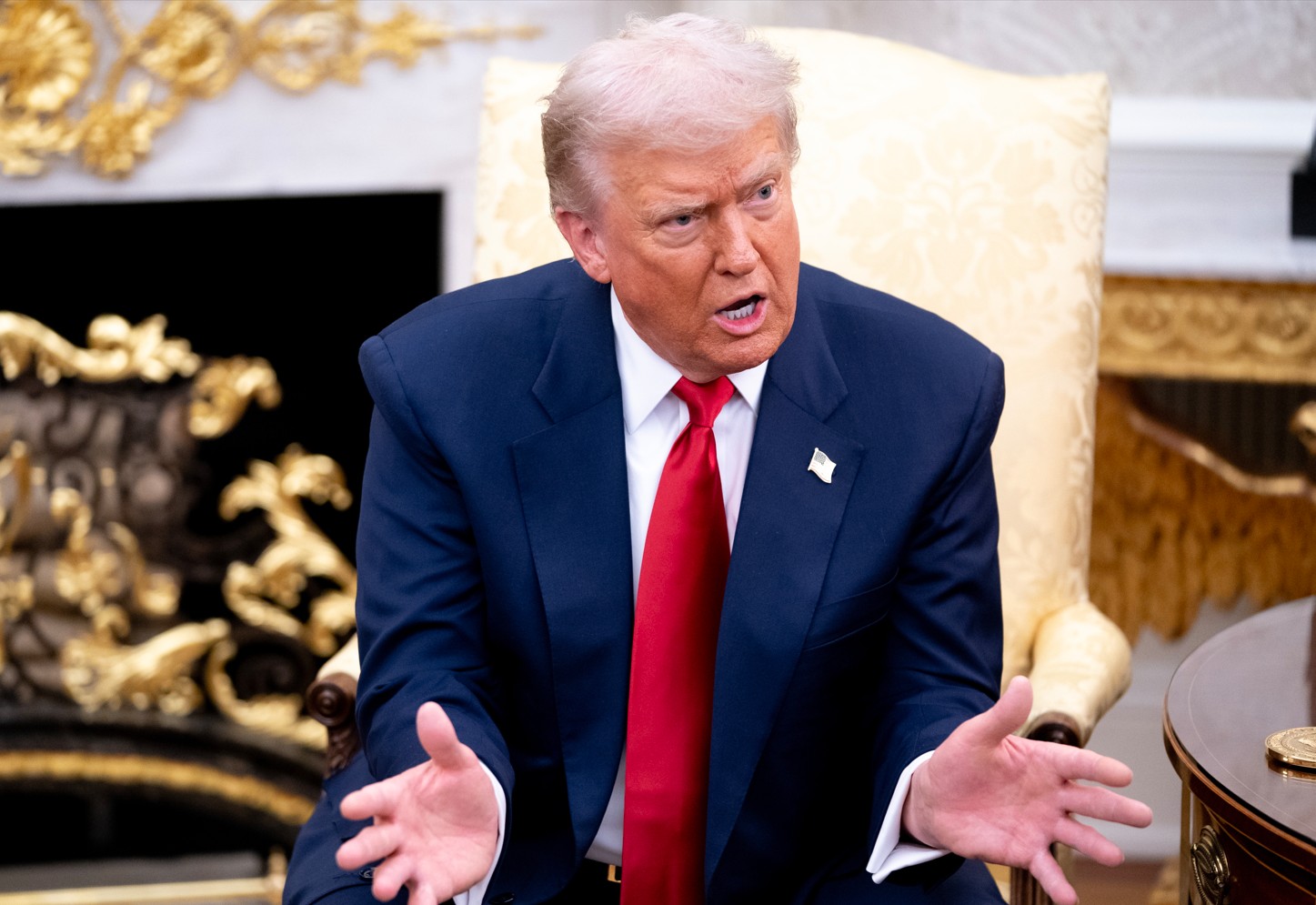 Prezydent Donald Trump w Gabinecie Owalnym w Białym Domu w Waszyngtonie, USA, 18 listopada 2025 r. EPA/NATHAN HOWARD / POOL